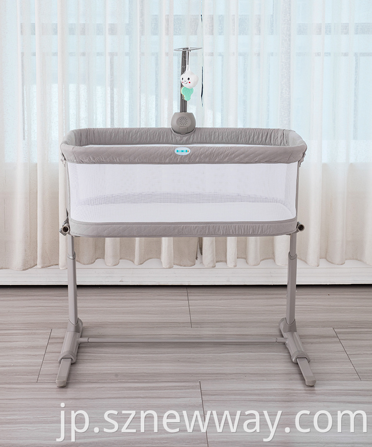 Ronbei Swinging Baby Crib